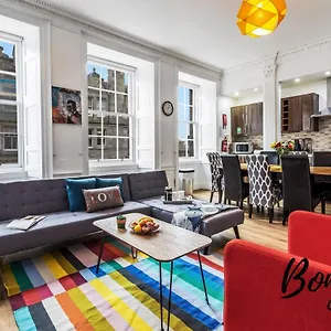 Apartment Royal Mile 4br-3ba - Views & Free Parking By Bonjour Residences, Edinburgh