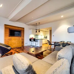 Apartment Sumptuous 2br Next To Castle!, Edinburgh