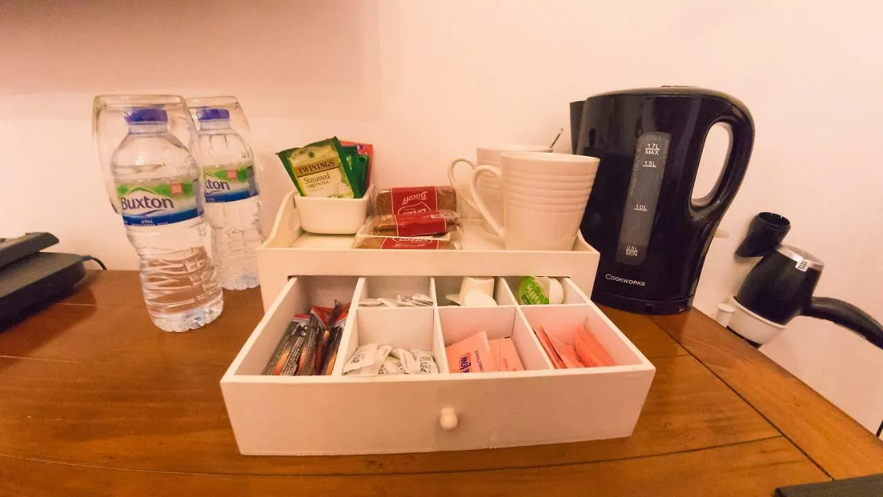 City Centre Room Edinburgh Homestay